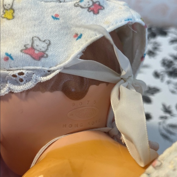 ⭐️ Vintage Crawling Baby in Bonnet and Bloomers Set - Picture 4 of 4